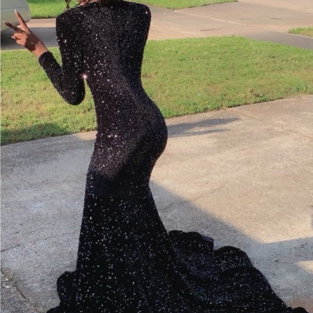 Long black prom dress